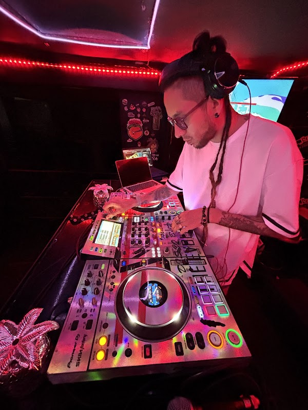 Sweet Island Disco Bar